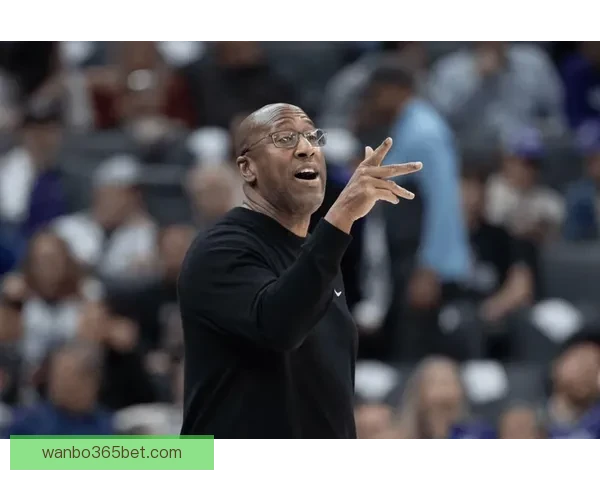 迈克布朗执掌雷霆战术小动作与罚球争议分析